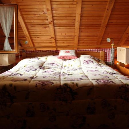 B&B Le Corone - Chalet Nel Bosco Cavalo ภายนอก รูปภาพ